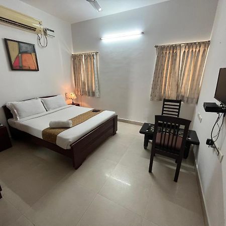 Hotel Avuraa Hospitality India Chennai Exterior foto