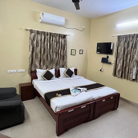 Hotel Avuraa Hospitality India Chennai Exterior foto
