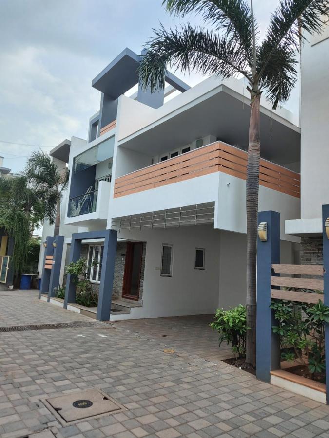 Hotel Avuraa Hospitality India Chennai Exterior foto