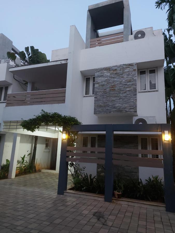 Hotel Avuraa Hospitality India Chennai Exterior foto