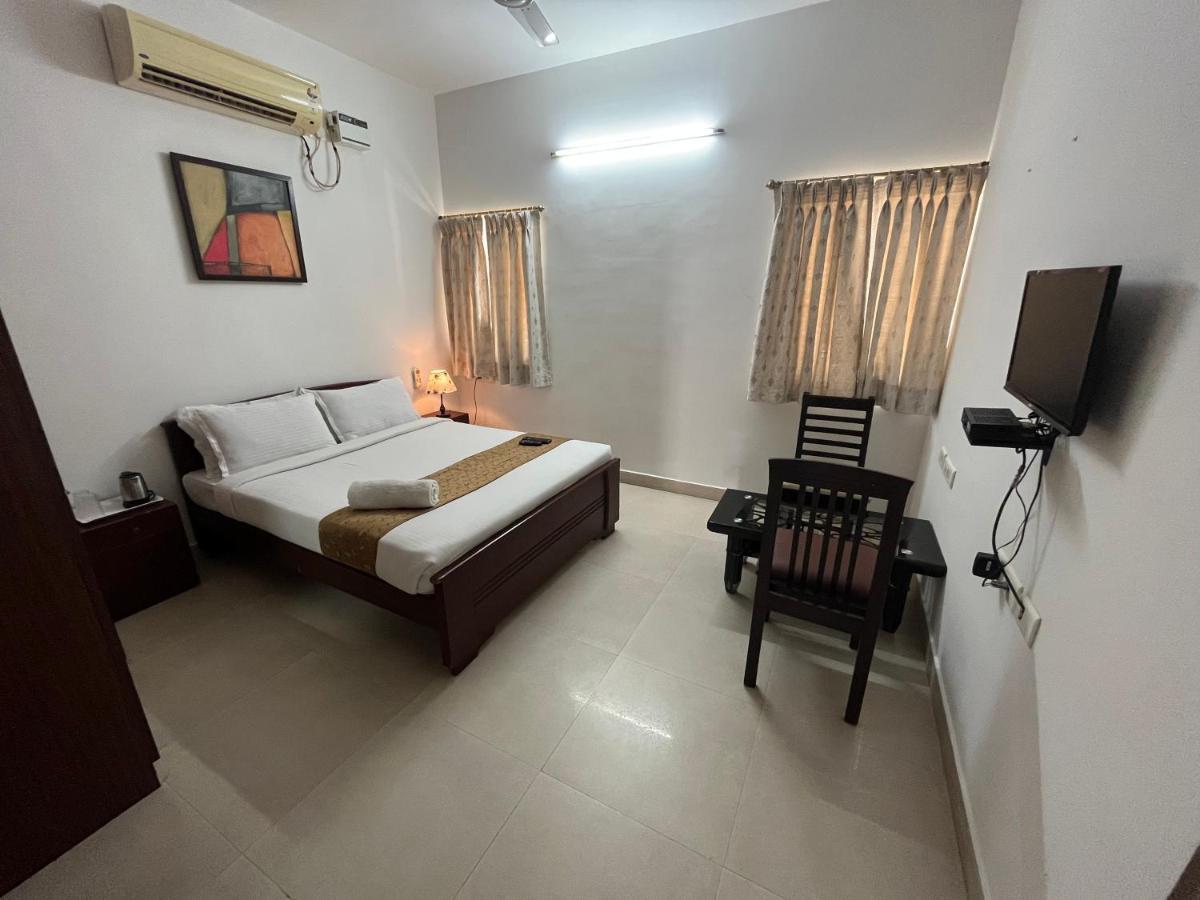 Hotel Avuraa Hospitality India Chennai Exterior foto