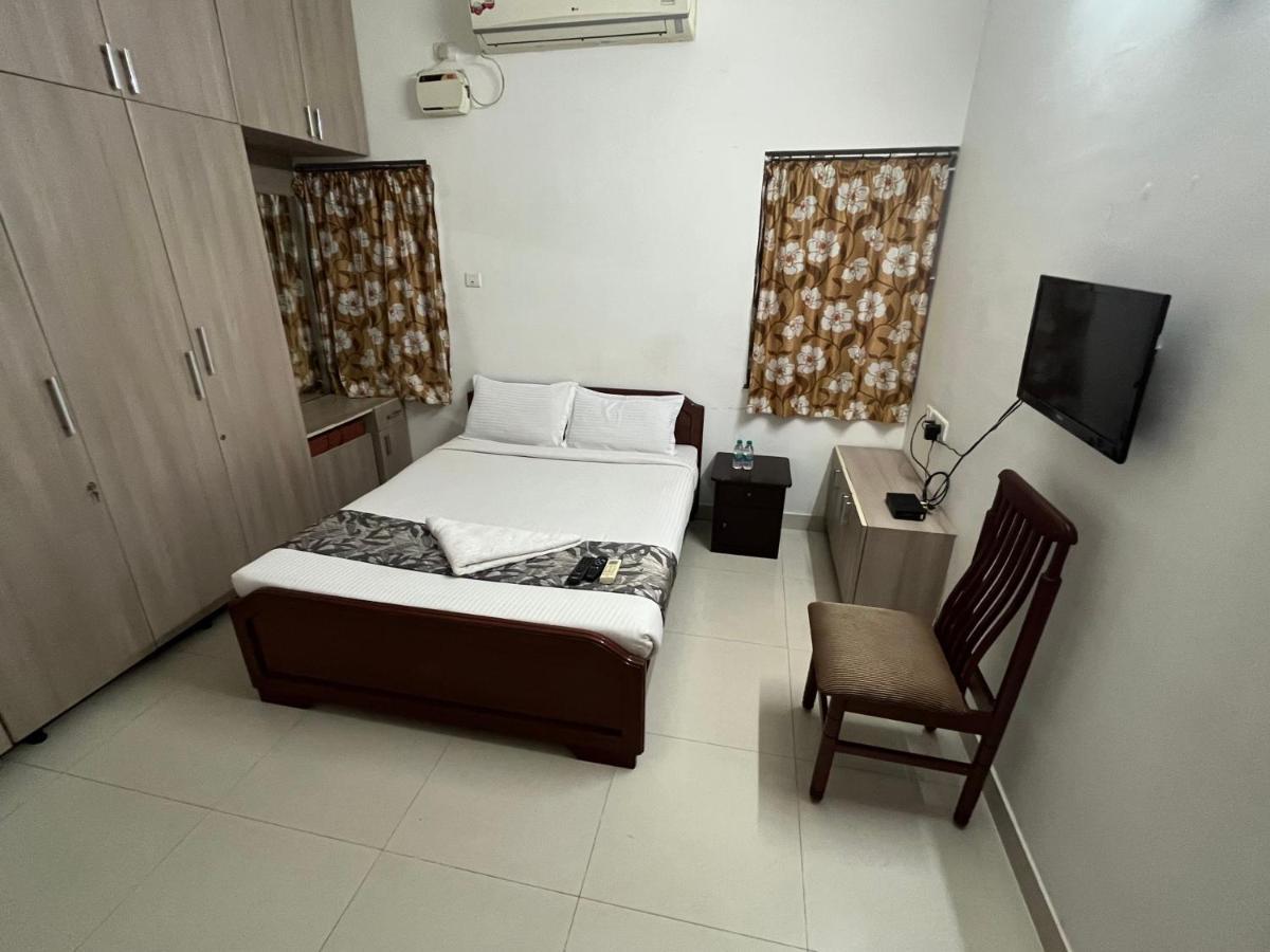 Hotel Avuraa Hospitality India Chennai Exterior foto