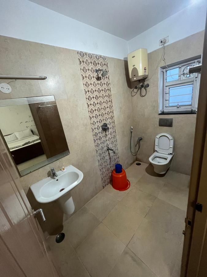 Hotel Avuraa Hospitality India Chennai Exterior foto
