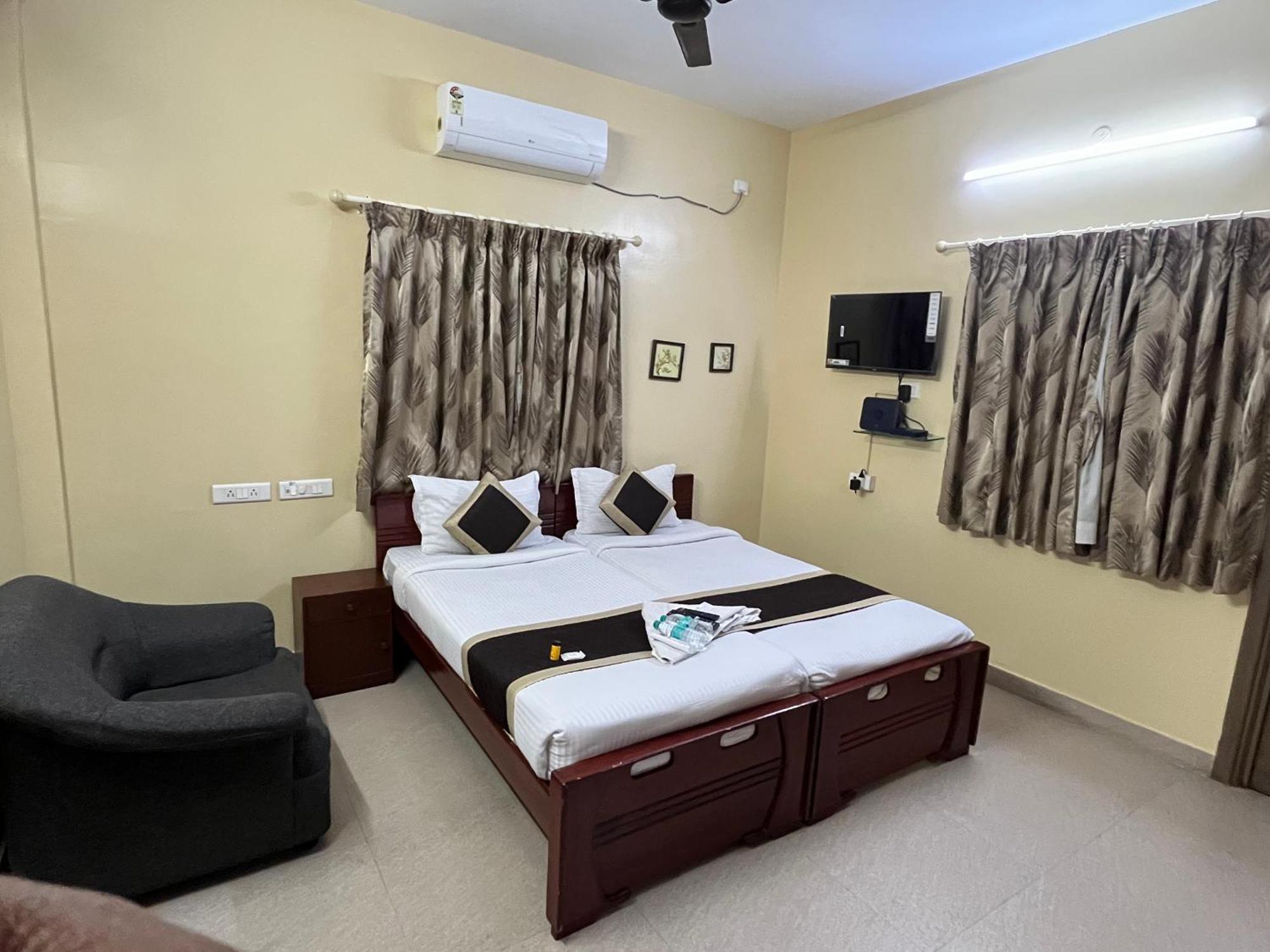 Hotel Avuraa Hospitality India Chennai Exterior foto